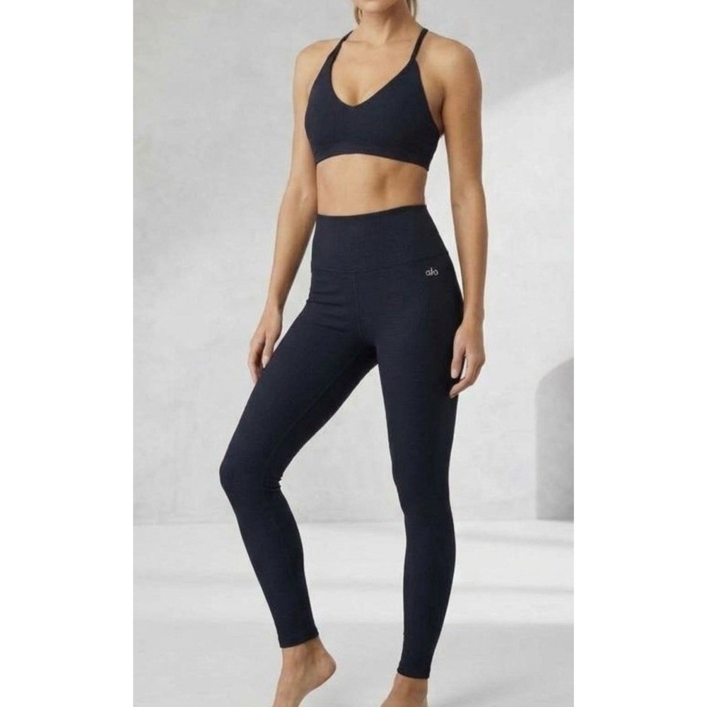 Alo Yoga Micro Waffle Collection Black Pleasant Bra Low Key Leggings Set Medium